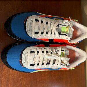 Puma “future rider displaced”, size 9.5